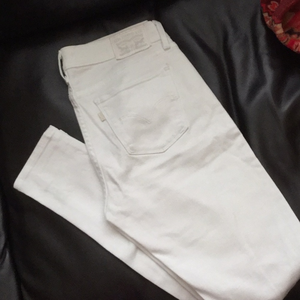 LEVI 710 Super Skinny Jean! ⚪️⚫️⚪️